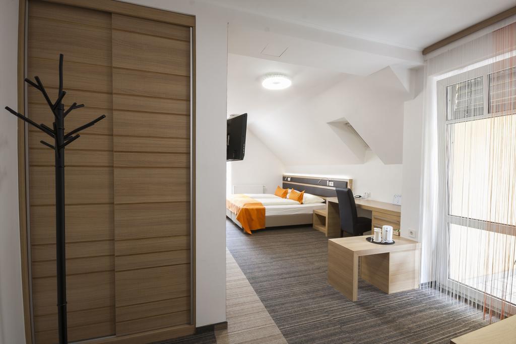 Gostilna In Motel Pri Lesniku Máribor Exterior foto